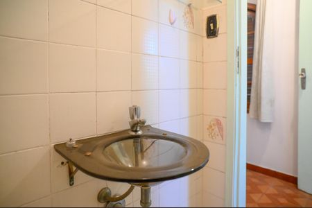 Casa à venda com 290m², 4 quartos e 3 vagas Casa à venda com 290m², 4 quartos e 3 vagasBanheiro de Serviço