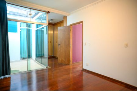 Casa à venda com 290m², 4 quartos e 3 vagas Casa à venda com 290m², 4 quartos e 3 vagasQuarto 3 - Suite