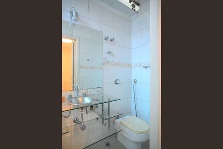 Casa à venda com 290m², 4 quartos e 3 vagas Casa à venda com 290m², 4 quartos e 3 vagasBanheiro da Suite 2