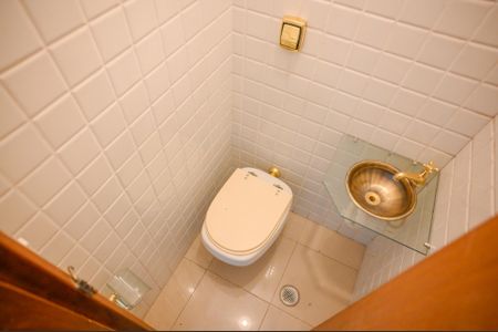 Casa à venda com 290m², 4 quartos e 3 vagas Casa à venda com 290m², 4 quartos e 3 vagasLavabo - Sala de TV