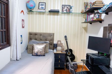 Casa à venda com 208m², 4 quartos e 2 vagasQuarto 1