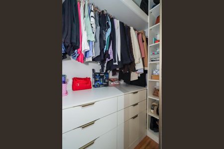 Apartamento para alugar com 40m², 2 quartos e 1 vaga Apartamento para alugar com 40m², 2 quartos e 1 vagaCloset do Quarto 1