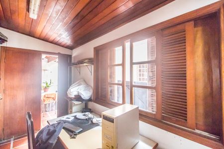 Casa de condomínio à venda com 300m², 4 quartos e 2 vagas Casa de condomínio à venda com 300m², 4 quartos e 2 vagasQuarto de Serviço