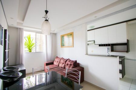 Sala de apartamento para alugar com 2 quartos, 45m² em Parque São Vicente, Mauá