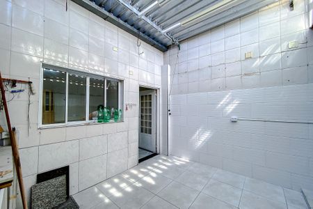 Casa à venda com 100m², 2 quartos e 1 vagaÁrea externa
