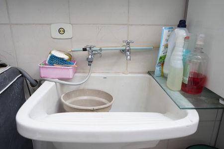 Casa à venda com 100m², 2 quartos e 1 vagaÁrea de Serviço