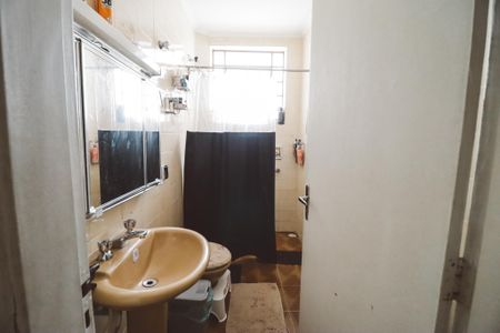 Casa à venda com 202m², 4 quartos e 2 vagas Casa à venda com 202m², 4 quartos e 2 vagasBanheiro 1