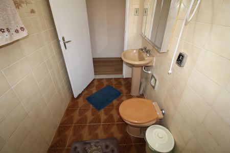 Casa à venda com 202m², 4 quartos e 2 vagasBanheiro