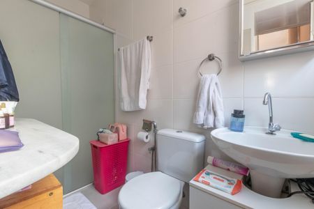 Apartamento à venda com 140m², 4 quartos e 3 vagas Apartamento à venda com 140m², 4 quartos e 3 vagasBanheiro