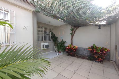 Casa de condomínio à venda com 243m², 4 quartos e 3 vagasÁrea comum