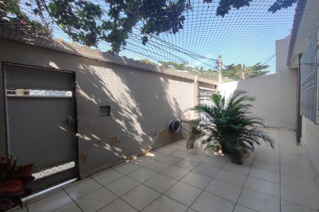 Casa de condomínio à venda com 243m², 4 quartos e 3 vagasÁrea comum