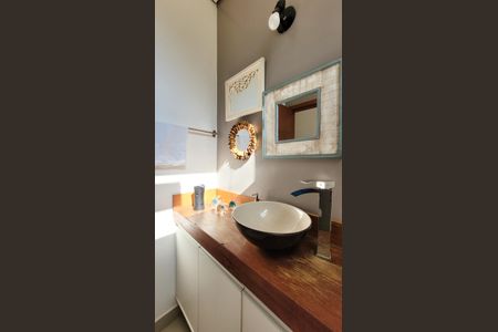 Casa de condomínio à venda com 250m², 2 quartos e 2 vagas Casa de condomínio à venda com 250m², 2 quartos e 2 vagasLavabo Espaço Gourmet