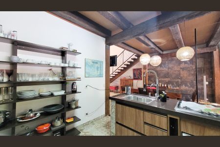 Casa de condomínio à venda com 250m², 2 quartos e 2 vagas Casa de condomínio à venda com 250m², 2 quartos e 2 vagasCozinha