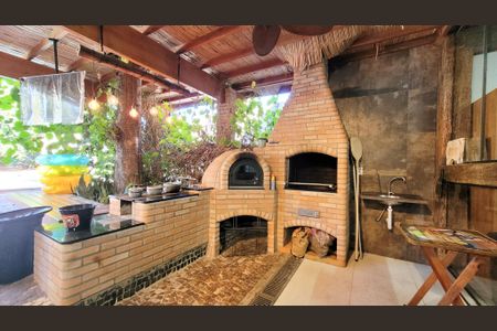 Casa de condomínio à venda com 250m², 2 quartos e 2 vagas Casa de condomínio à venda com 250m², 2 quartos e 2 vagasÁrea comum - Espaço Gourmet