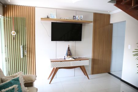 Casa à venda com 176m², 3 quartos e 2 vagasSala