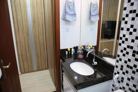 Casa à venda com 176m², 3 quartos e 2 vagasBanheiro /Suite