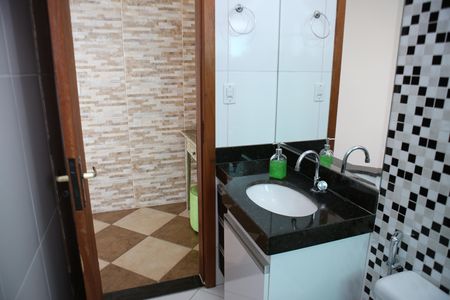 Casa à venda com 176m², 3 quartos e 2 vagasBanheiro Social 2