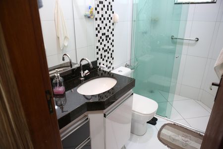 Casa à venda com 176m², 3 quartos e 2 vagasBanheiro/Suite