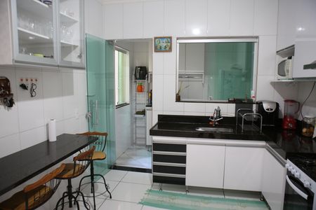 Casa à venda com 176m², 3 quartos e 2 vagasCozinha