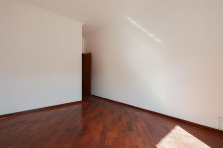 Casa para alugar com 220m², 3 quartos e 2 vagas Casa para alugar com 220m², 3 quartos e 2 vagasSuíte 1