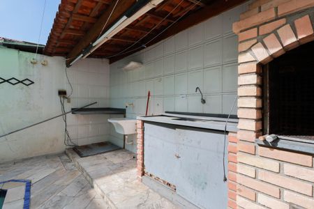 Casa para alugar com 220m², 3 quartos e 2 vagas Casa para alugar com 220m², 3 quartos e 2 vagasÁrea de serviço e lazer