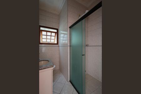 Casa para alugar com 220m², 3 quartos e 2 vagas Casa para alugar com 220m², 3 quartos e 2 vagasBanheiro da Suíte 1