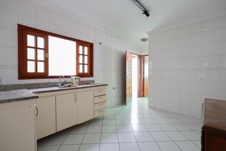 Casa para alugar com 220m², 3 quartos e 2 vagas Casa para alugar com 220m², 3 quartos e 2 vagasCozinha