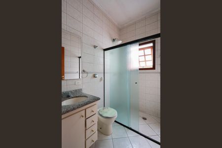 Casa para alugar com 220m², 3 quartos e 2 vagas Casa para alugar com 220m², 3 quartos e 2 vagasBanheiro da Suíte 2