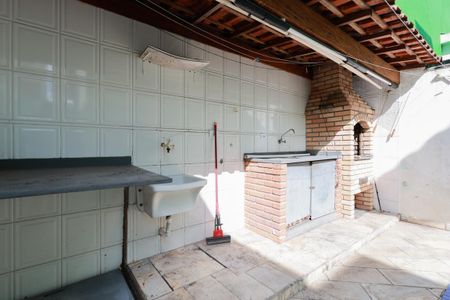 Casa para alugar com 220m², 3 quartos e 2 vagas Casa para alugar com 220m², 3 quartos e 2 vagasÁrea de serviço e lazer