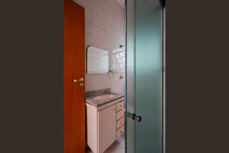 Casa para alugar com 220m², 3 quartos e 2 vagas Casa para alugar com 220m², 3 quartos e 2 vagasBanheiro da Suíte 1