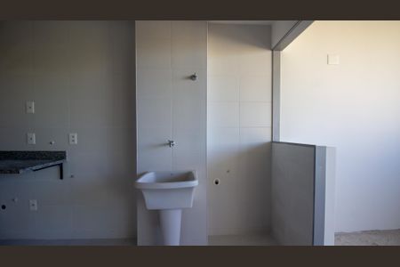 Apartamento à venda com 77m², 2 quartos e 1 vagaCozinha e Área de Serviço