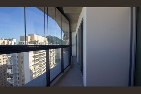Apartamento à venda com 77m², 2 quartos e 1 vagaVaranda