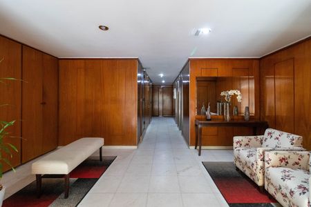 Apartamento à venda com 86m², 2 quartos e 1 vaga Apartamento à venda com 86m², 2 quartos e 1 vagaHall social