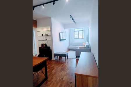 Apartamento à venda com 86m², 2 quartos e 1 vaga Apartamento à venda com 86m², 2 quartos e 1 vagaSala