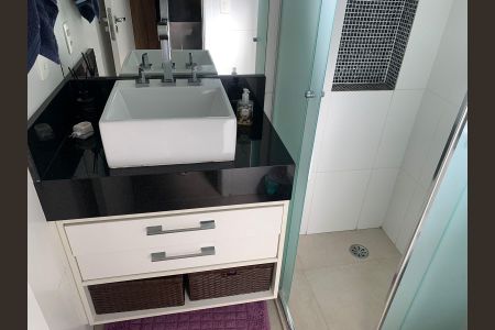 Apartamento à venda com 62m², 2 quartos e 1 vagaBanheiro 1