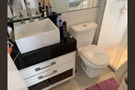 Apartamento à venda com 62m², 2 quartos e 1 vagaBanheiro 2