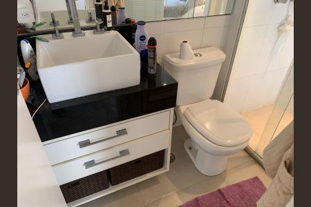 Apartamento à venda com 62m², 2 quartos e 1 vagaBanheiro 2