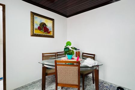 Casa à venda com 132m², 2 quartos e 2 vagasSala de Jantar