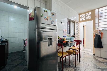 Casa à venda com 132m², 2 quartos e 2 vagasCozinha e Área de Serviço