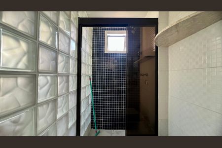 Apartamento à venda com 49m², 2 quartos e 1 vaga Apartamento à venda com 49m², 2 quartos e 1 vagaBanheiro