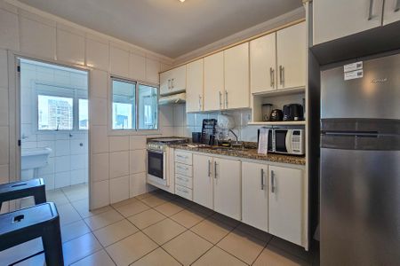 Apartamento para alugar com 130m², 3 quartos e 2 vagas Apartamento para alugar com 130m², 3 quartos e 2 vagasCozinha