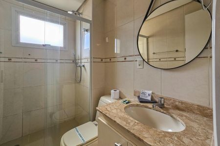 Apartamento para alugar com 130m², 3 quartos e 2 vagas Apartamento para alugar com 130m², 3 quartos e 2 vagasBanheiro da suíte 1