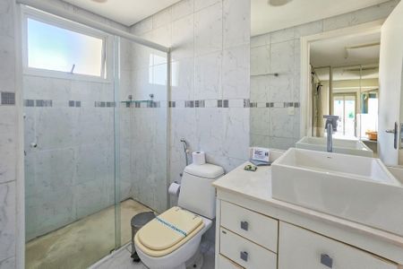 Apartamento para alugar com 119m², 3 quartos e sem vaga Apartamento para alugar com 119m², 3 quartos e sem vagaBanheiro da suíte 1