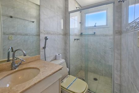 Apartamento para alugar com 119m², 3 quartos e sem vaga Apartamento para alugar com 119m², 3 quartos e sem vagaBanheiro da suíte 3