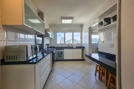 Apartamento para alugar com 119m², 3 quartos e sem vaga Apartamento para alugar com 119m², 3 quartos e sem vagaCozinha