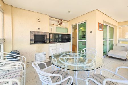 Apartamento para alugar com 118m², 3 quartos e 2 vagasVaranda