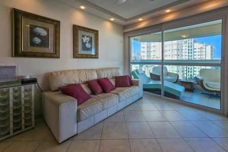 Apartamento para alugar com 118m², 3 quartos e 2 vagasSala