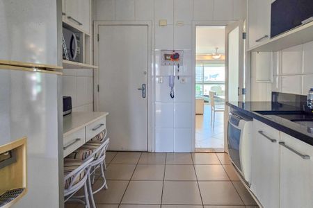 Apartamento para alugar com 118m², 3 quartos e 2 vagasCozinha