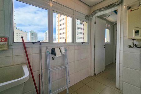 Apartamento para alugar com 130m², 3 quartos e 2 vagasÁrea de serviço