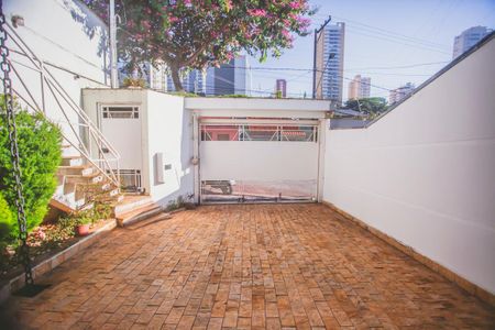 Casa à venda com 282m², 4 quartos e 4 vagas Casa à venda com 282m², 4 quartos e 4 vagasGaragem
